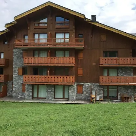 De Montalbert 25c 4-6 Pers In Out La Plagne
